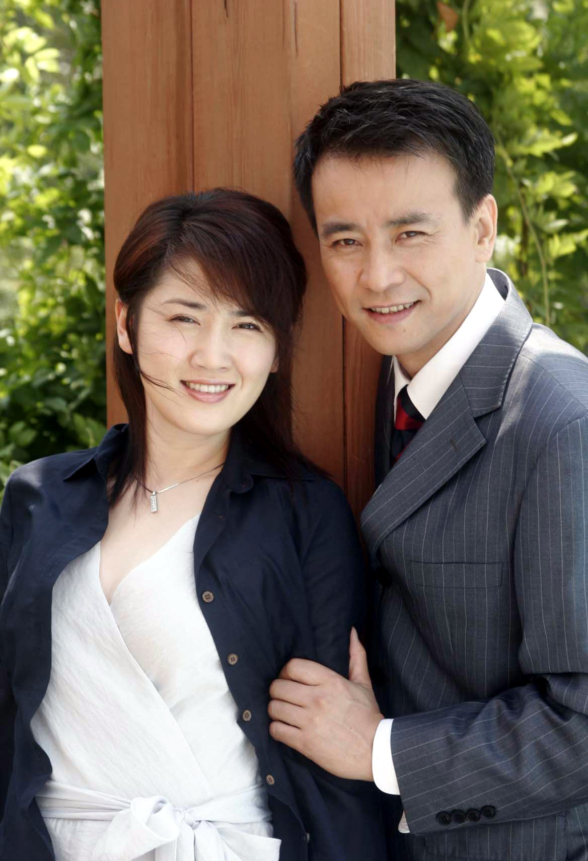 演员罗钢有几次婚姻,演员罗钢的老婆