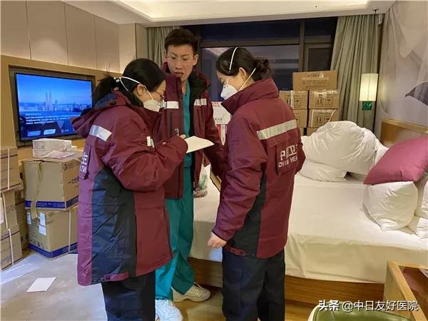 今日请缨提锐旅,一鞭直渡清河洛——记战斗在方舱医院的“男丁格尔”高文博