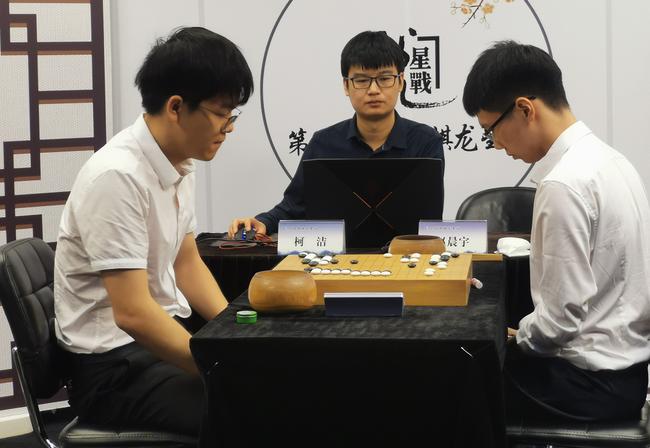 龙星战柯洁上演“手筋秀”三妙手堪比丈和,多谱