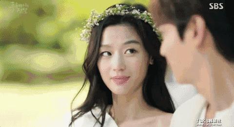 蓝色大海的传说全智贤穿搭玫红色,全智贤蓝色大海的传说眼泪变珍珠