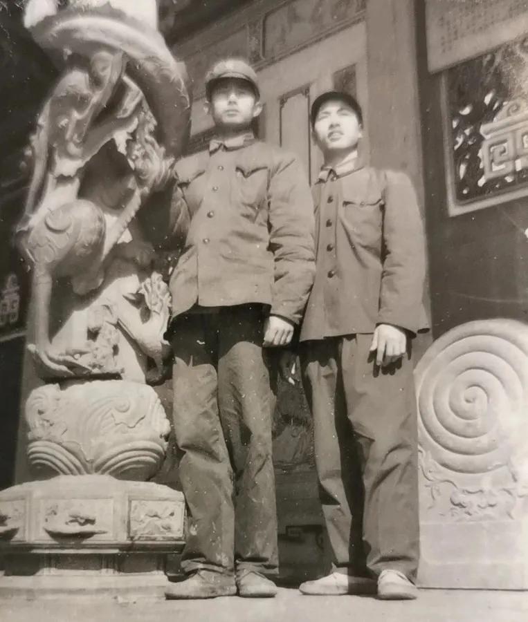 扶跌倒的老人视频,跌倒时扶我一把的人