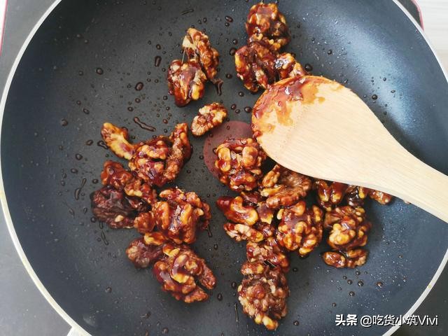不油炸的熬糖琥珀核桃仁家常做法,学做拔丝琥珀核桃仁