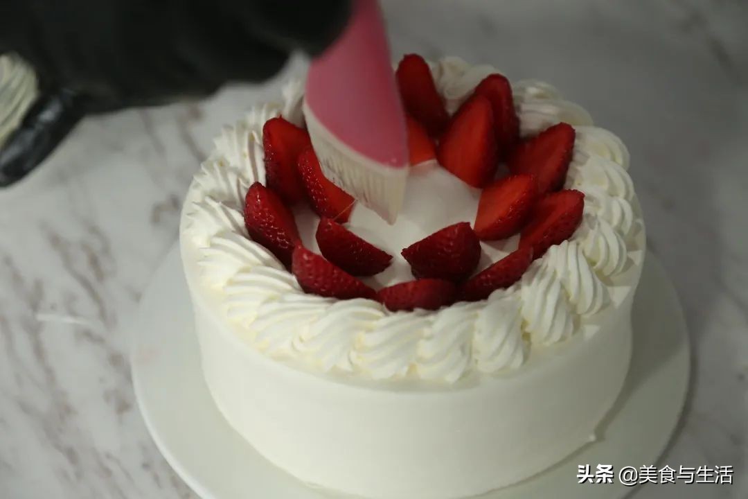 草莓奶油蛋糕教程来了你学会了没,韩国草莓蛋糕