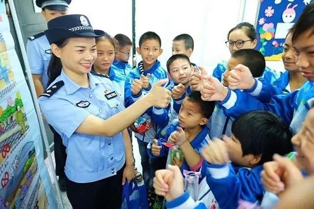 26年洪水中被救的女孩,洪水中被救的小女孩23年后