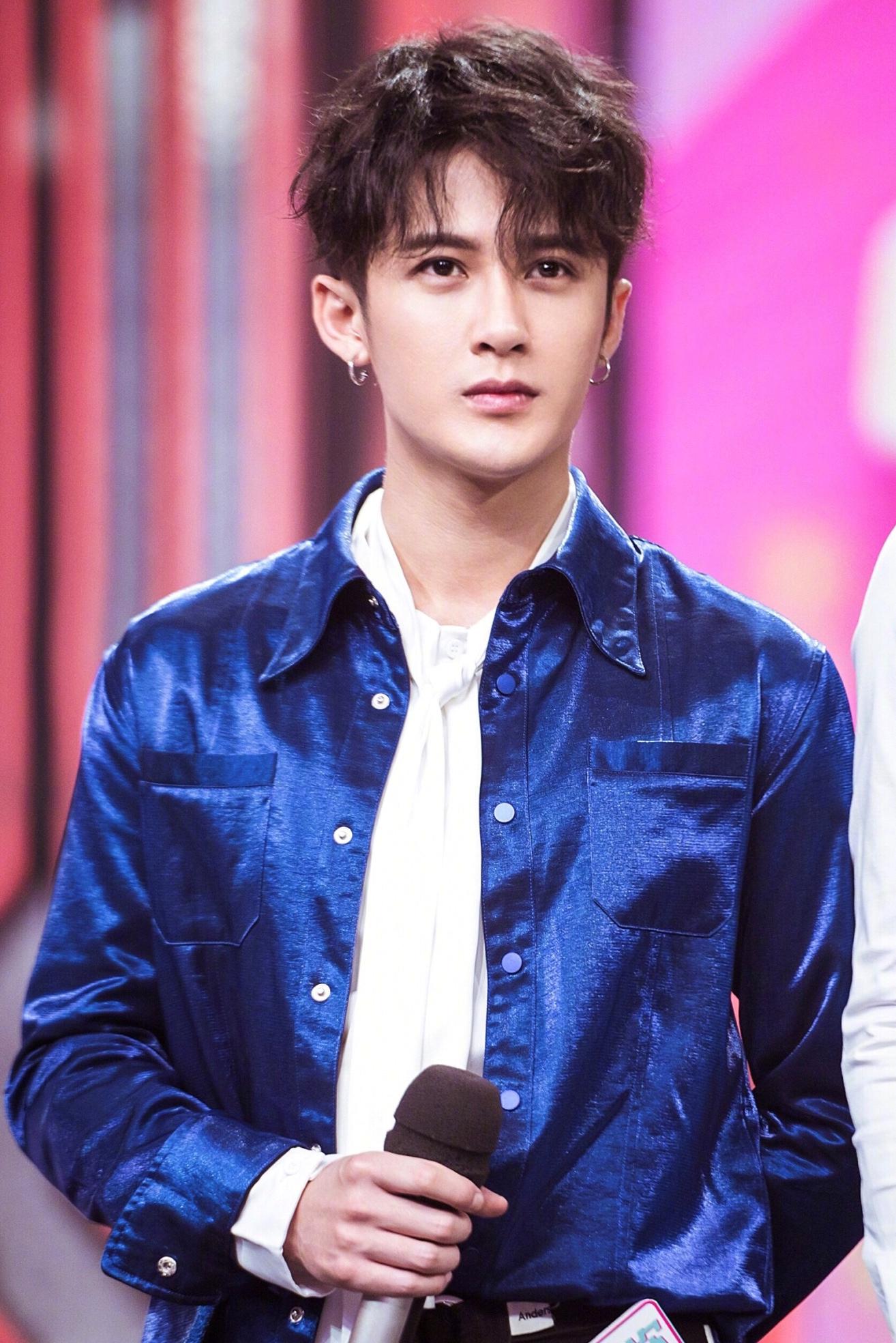 尹正和黄晓明谁帅,尹正黄晓明高清大图