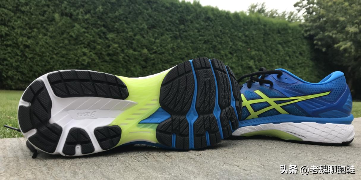 亚瑟士的两种选择,亚瑟士跑鞋怎么选号码