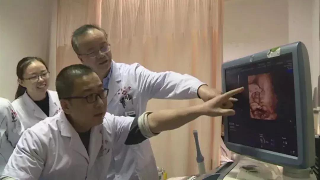 中国首例！女儿“借”母亲子宫，4年后生下自己的宝宝