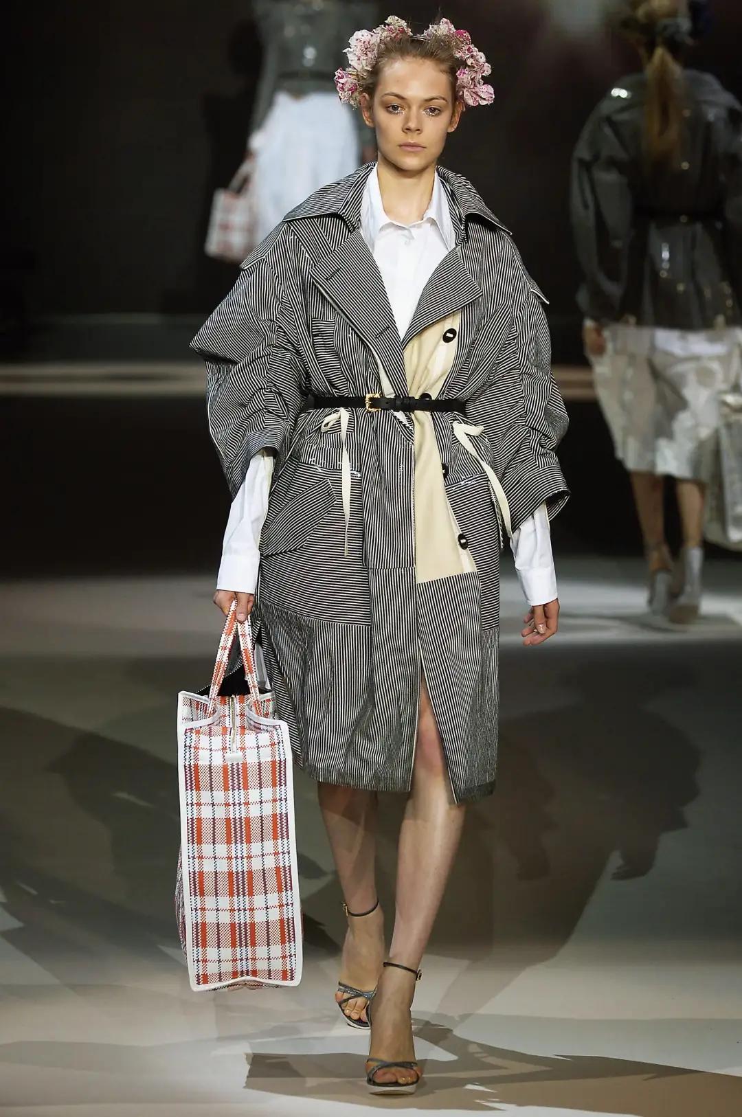 痰盂变果篮,痰盂被人玩出了新花样