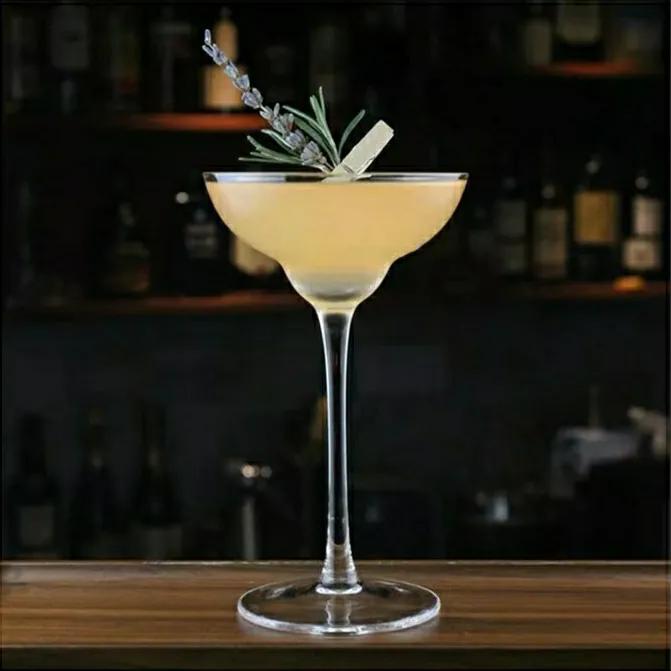 酒吧里的杯子一般有哪些,关于各种各样杯子的知识