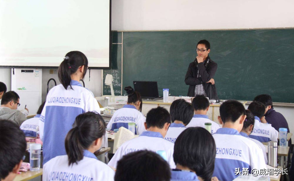 清华大学700多门功课全英文授课,清华大学全英文授课是真的吗