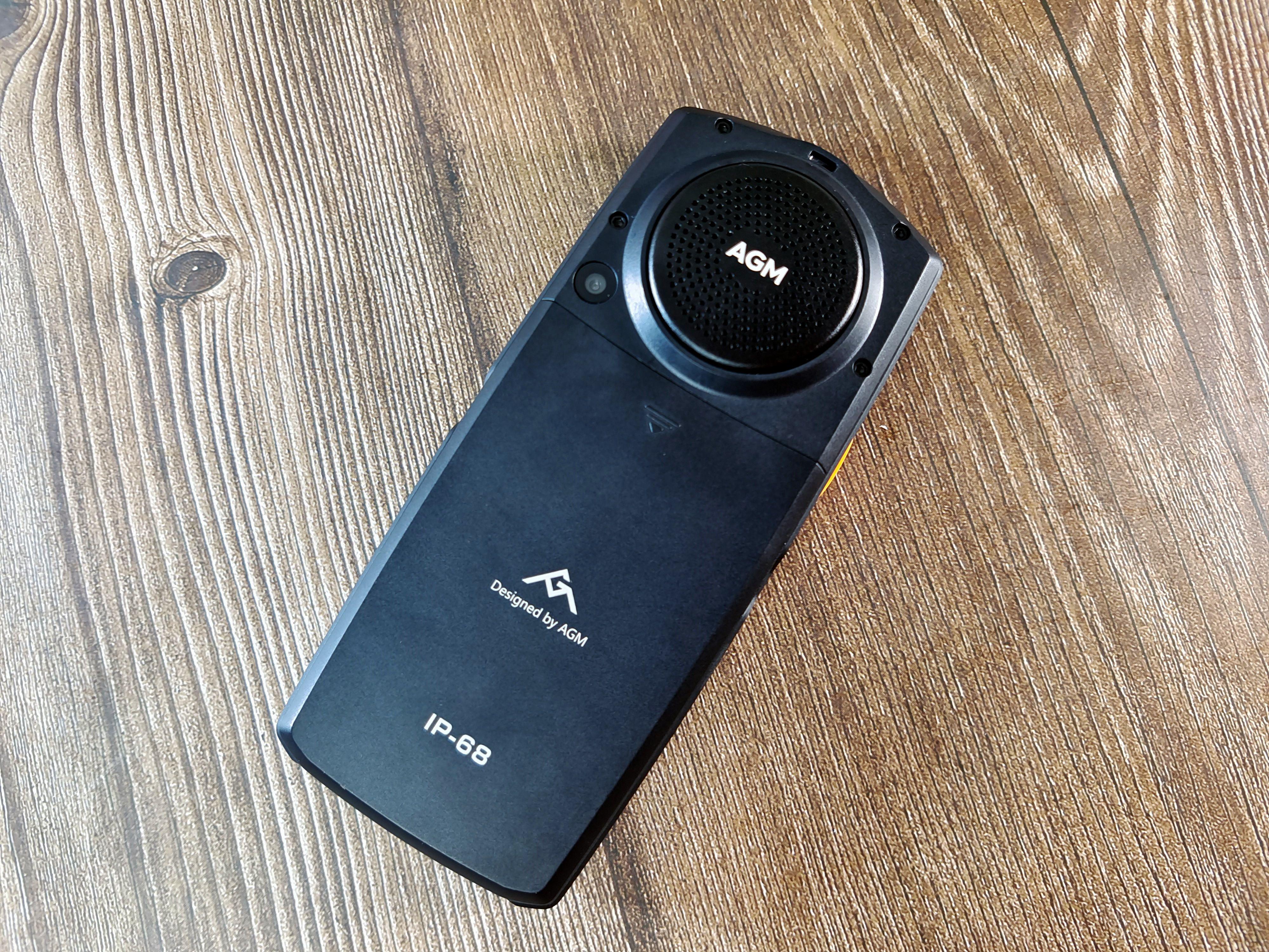 续航300小时，竟然还支持微信和抖音，AGMM7三防手机评测