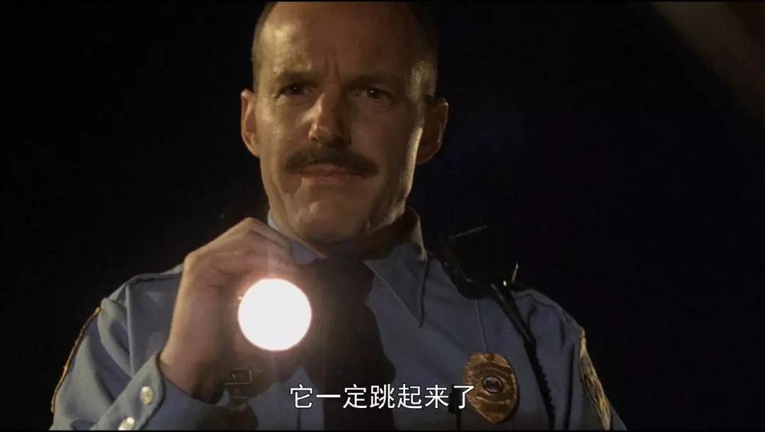 一部被低估的黑色幽默经典电影,一部极具讽刺意味的黑色幽默电影