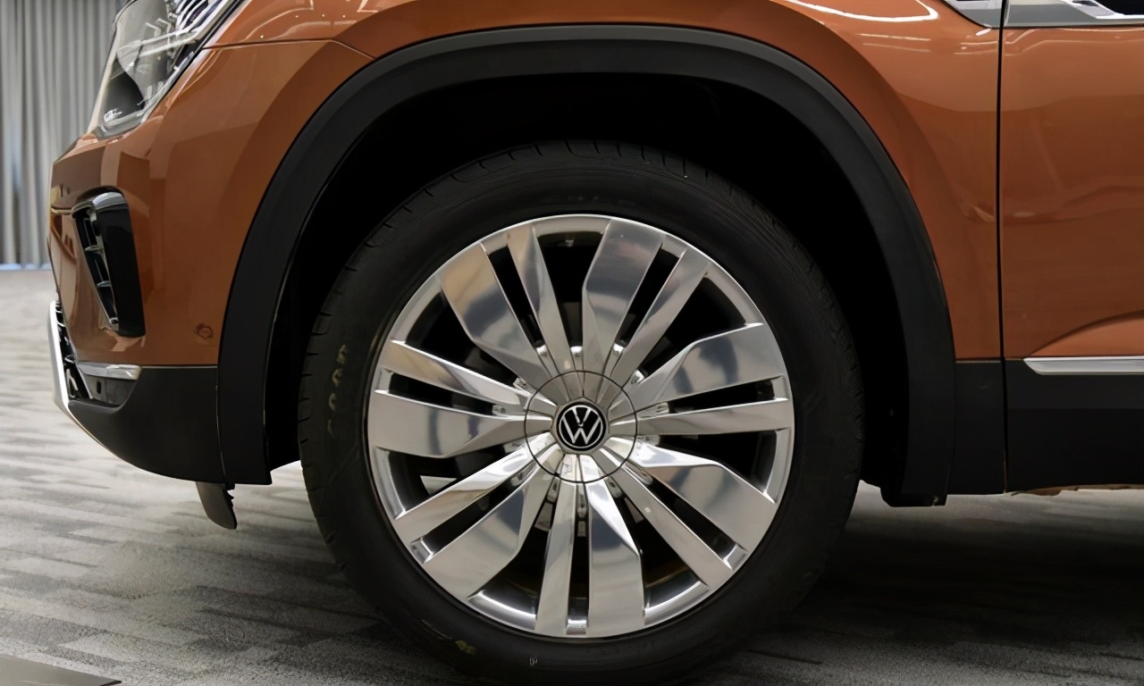 30万没要汉兰达提了奔驰,汉兰达和大众途昂试驾