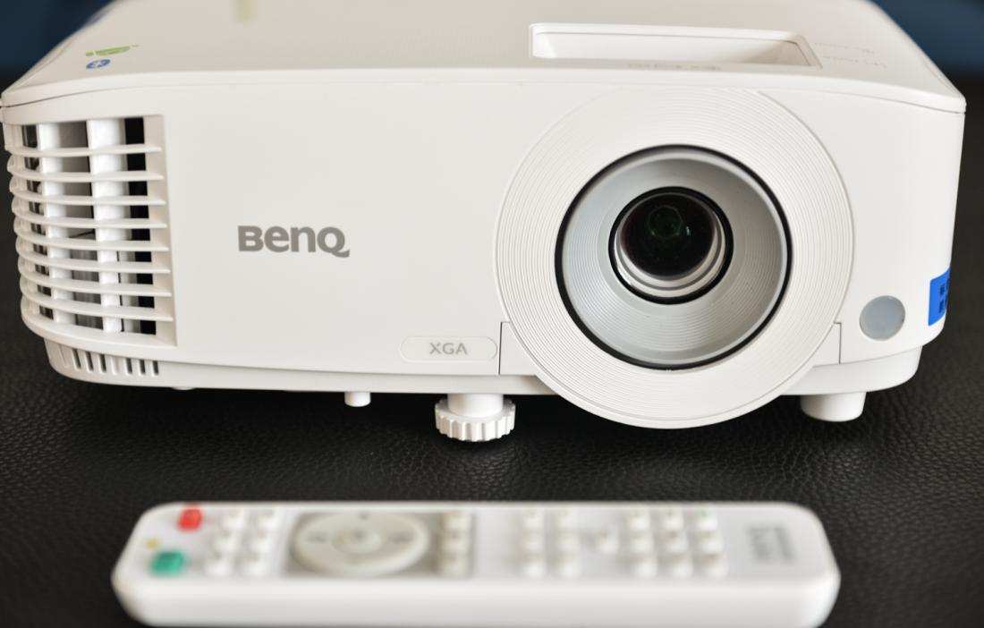 明基智能投影仪e530深度体验,明基投影仪e520如何设置遥控器