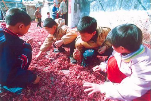 回忆童年8090过年情景,80后回忆童年过年真实视频