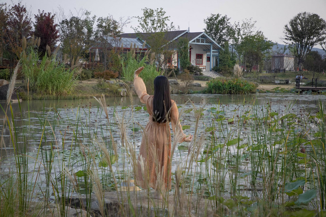 春有百花秋有月景点在哪,九龙湾花彩小镇醉美公园