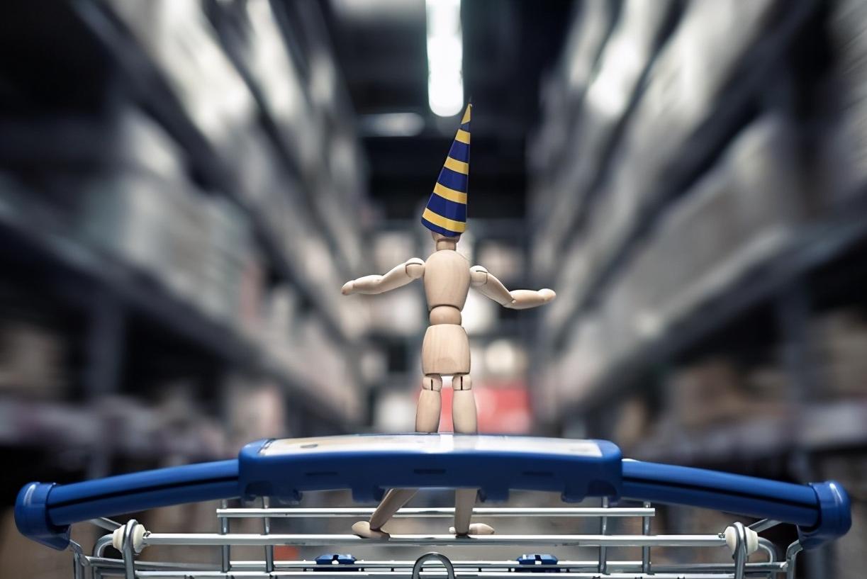 周末逛过三桥宜家，忽然明白了实体店的本质