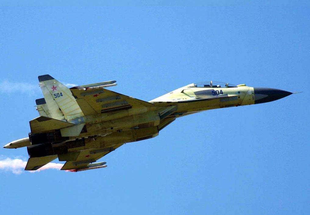 *火军**市场里的奇葩交易!1元买到飞机潜艇这几个国家运气实在好