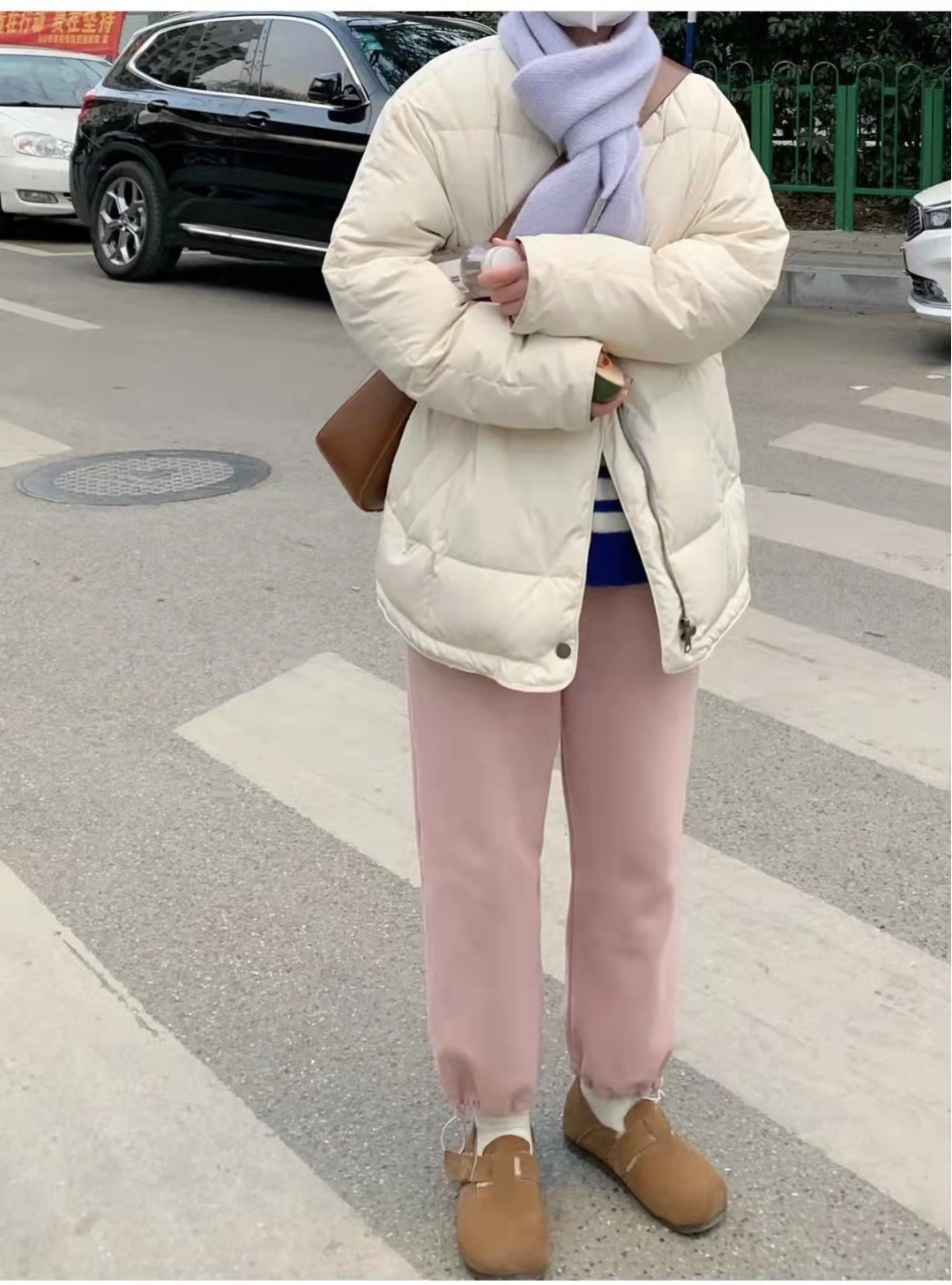 男生粉色衣服搭配什么颜色裤子,粉色针织衫搭配什么颜色裤子