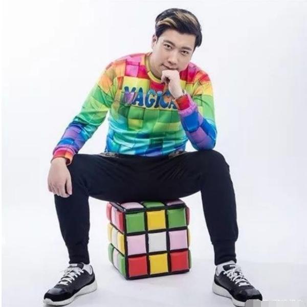 百万视频主播,百万主播玩飞车