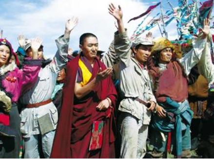 从不如牛马到翻身做主，*藏西**农奴是如何得到解放的？