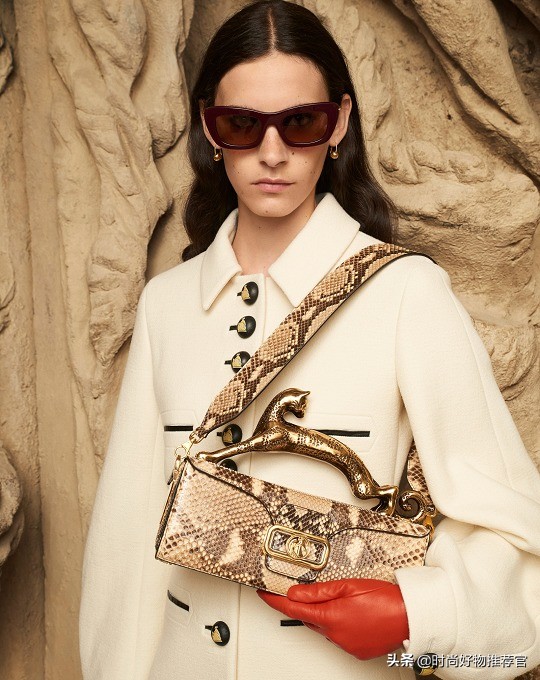 一周包包不重样,celine腋下托特包