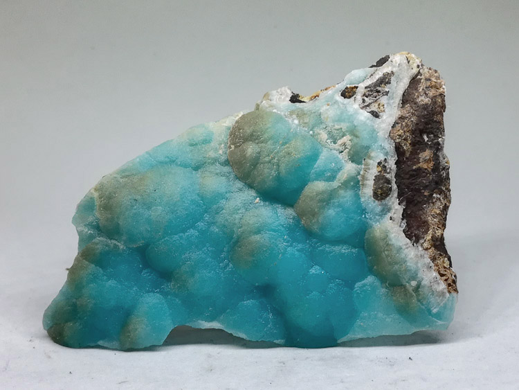 各地玉石的鉴别与特征,玉石的种类及特征及鉴别方法