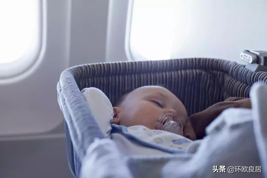 婴儿出国飞机托运要求多少,婴儿坐飞机出国要购票吗
