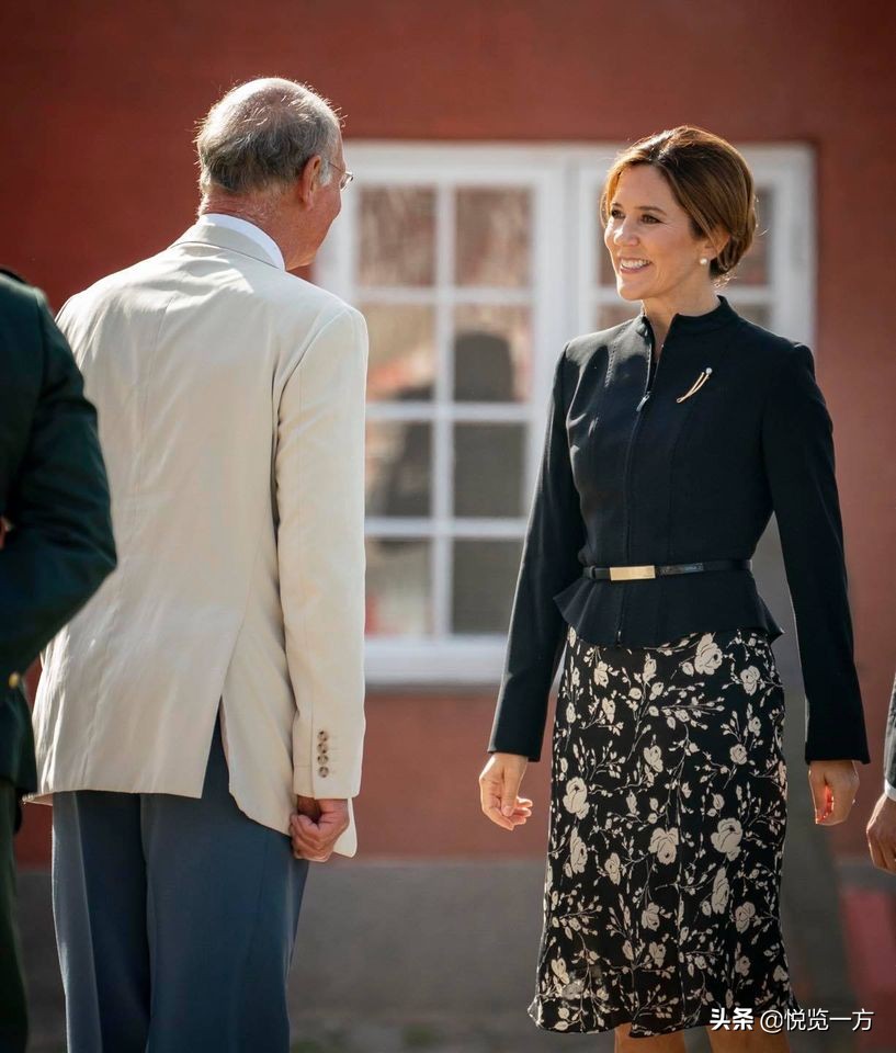 丹麦玛丽王妃穿搭图,丹麦玛格丽特女王穿搭