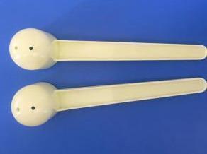 为什么奶粉勺子底都有洞,为什么奶粉勺下面要留两个小孔