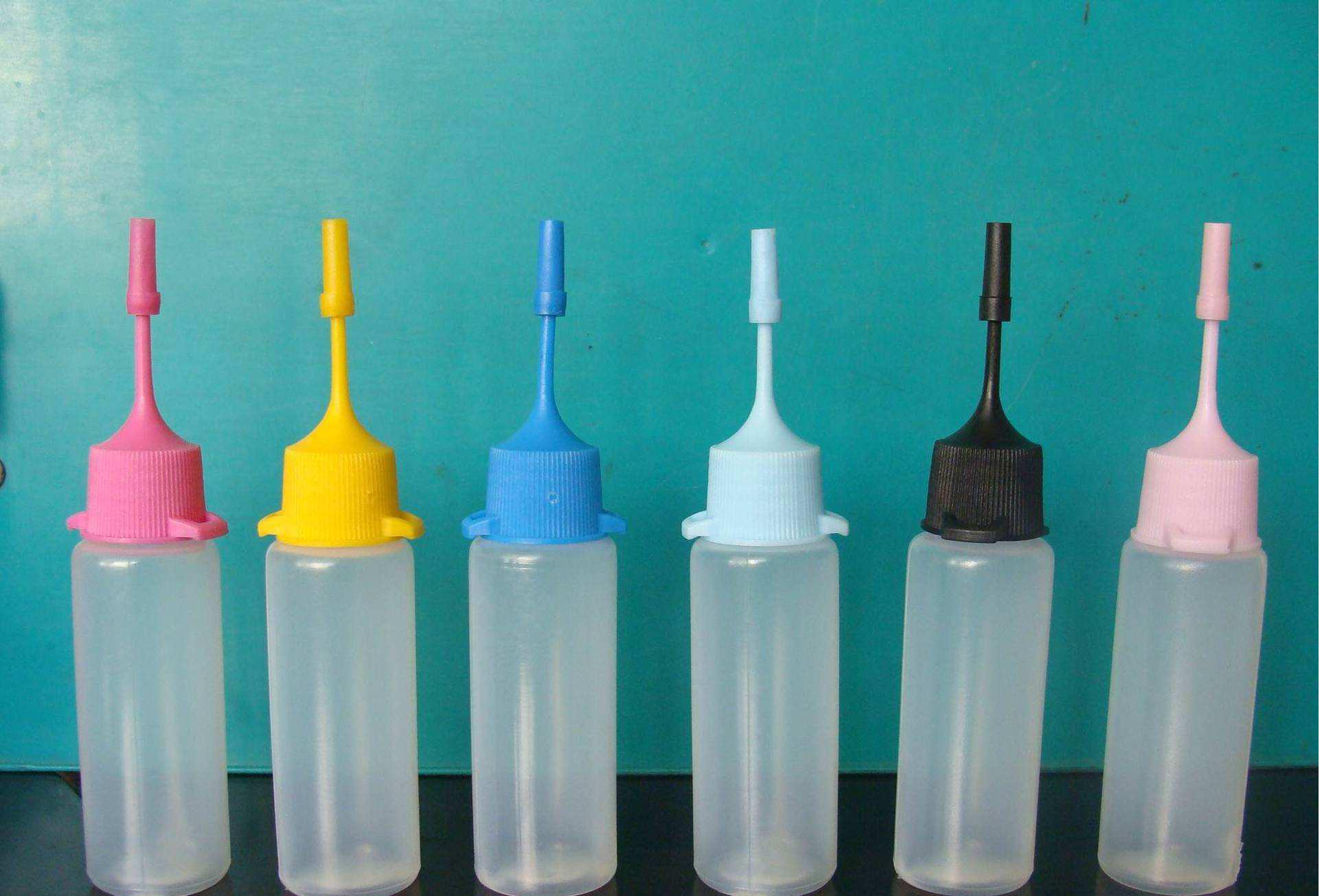 塑料水瓶重复使用有什么危害,塑料饮水瓶可以长期饮用热水吗