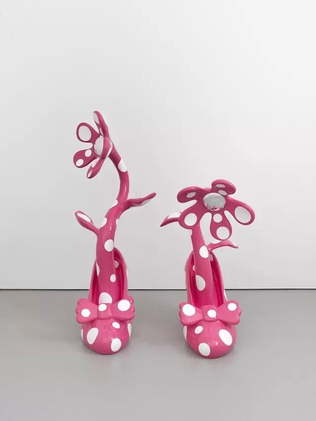 住了50年精神病院，一幅画却能卖2亿的日本国宝级画家：草间弥生