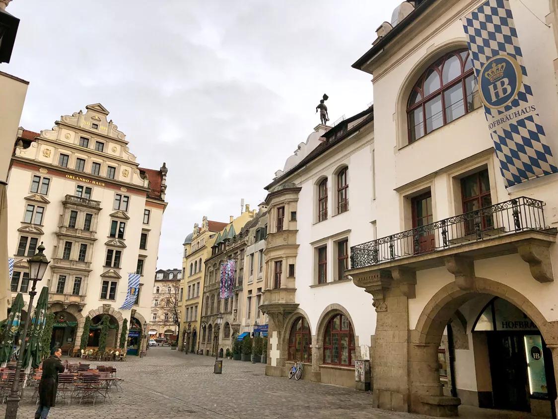 德国一定要去的是，慕尼黑HB皇家酒馆，希特勒的酒馆*变政**所在地