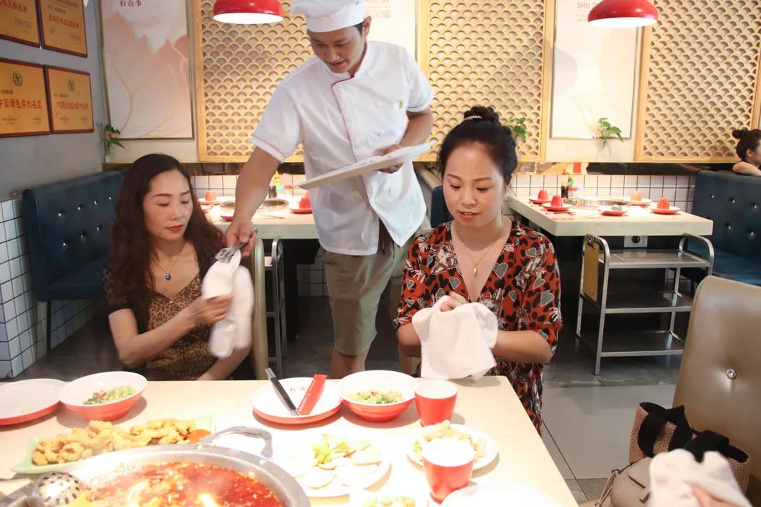 专注制作鱼火锅,专业做鱼蛙火锅整整20年了