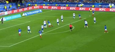 姆巴佩大胜巴萨,姆巴佩梅开二度大巴黎开门红