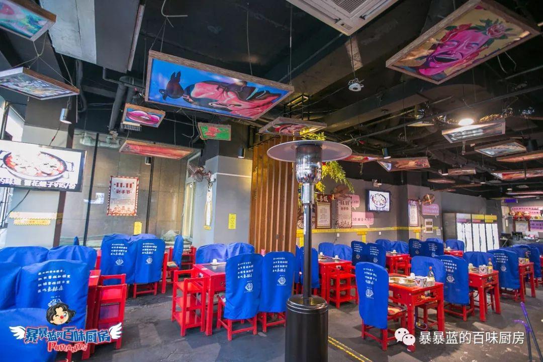 当成都老板爱上沈阳老雪，他开的串串香店锅底都有1瓶大绿棒