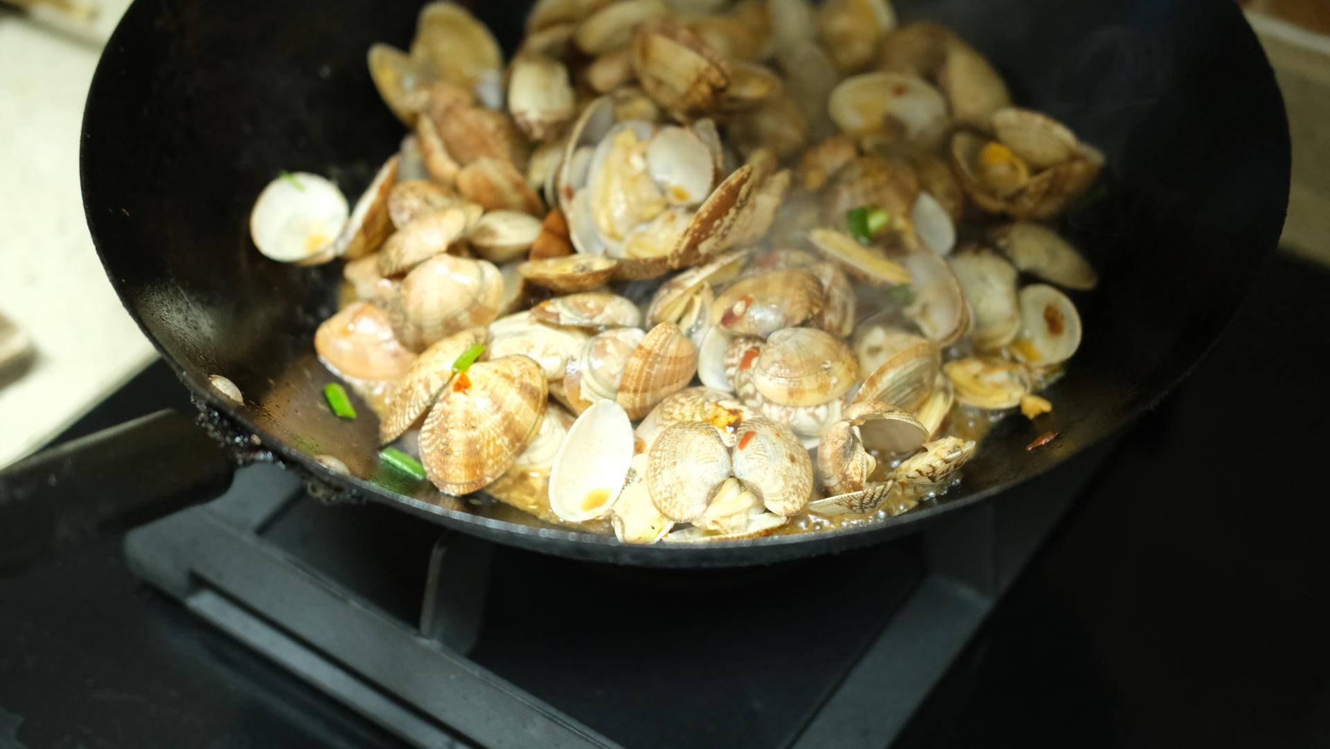 怎样知道燃气灶用了几年了,美的q67燃气灶是高端机吗