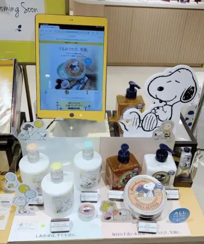 完美日记银翼口红试色,完美日记小细跟银翼口红