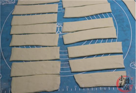 油条的做法和配方酥脆蓬松家庭,正宗油条配方做法不用泡打粉