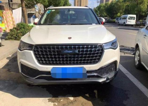 小伙花27万买辆奔驰s400l,小伙子花12万买辆皮卡车自动挡