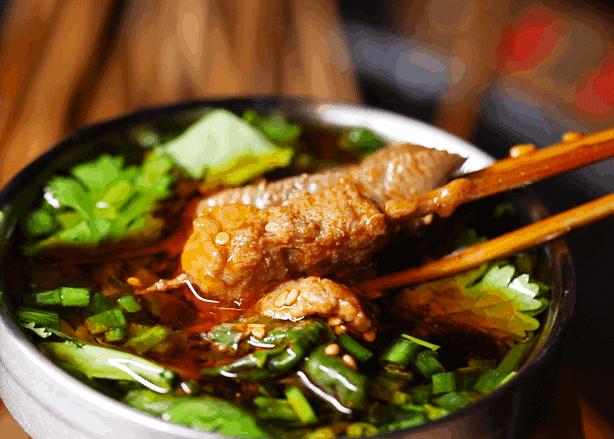 这店刚来,就要请全北京吃烧烤