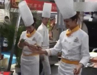 搞笑gif你这笑容迷倒我了,搞笑gif给我带来的无限的欢乐