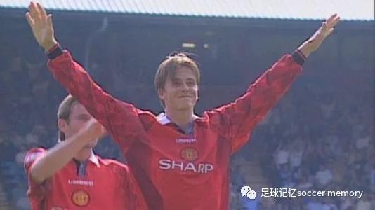 碧咸圆月弯刀,圆月弯刀蓝白玫瑰