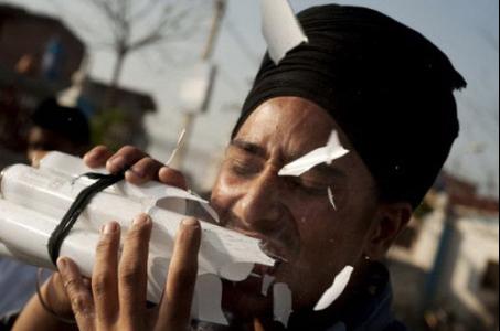 普通人吃玻璃会怎么样,人真能吃玻璃渣吗