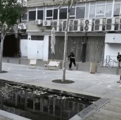 新手滑板教程长板刹车,滑板怎么刹车转方向和跳跃