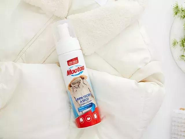 脏羽绒服真的可以一喷去污吗,羽绒服上的毛领脏了正确洗涤方法