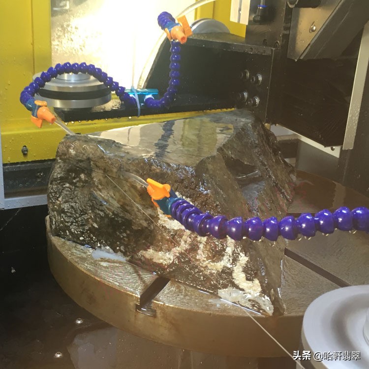 翡翠古法制作之谜(一):冷兵器时代如何解石?