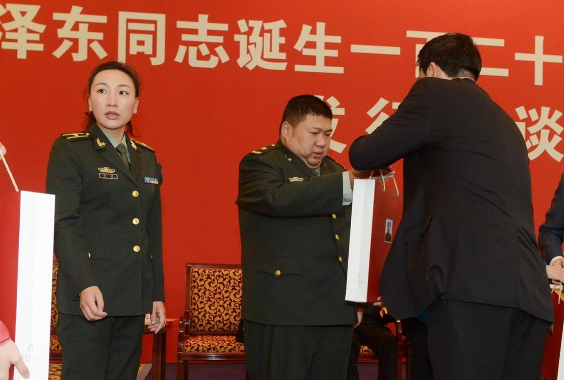 *新宇毛**夫人刘滨：毛主席的孙媳妇，传承优良作风，婆媳关系的典范