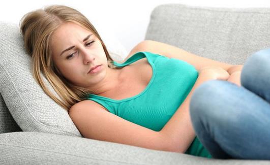 女人晚上腿酸睡不着觉,女人晚上睡不着失眠怎么办