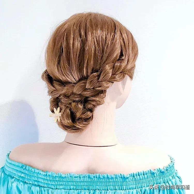 扎两个辫子怎么扎最简单,扎发发型简单又好看发量多